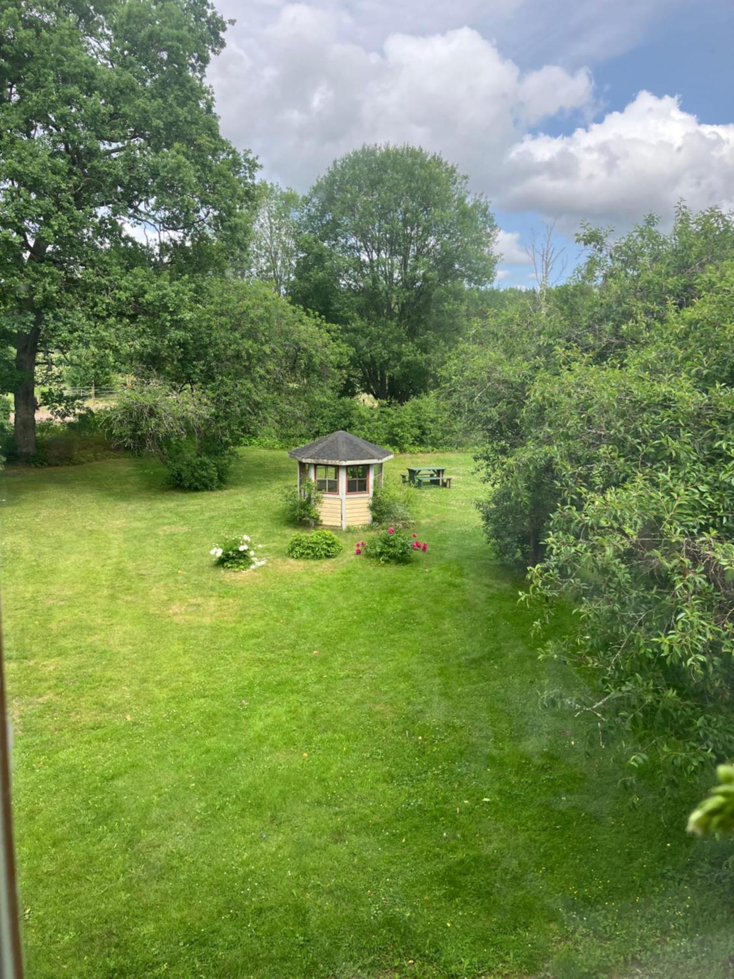 Karaby Gard, Country Living Pansiyon Kristinehamn Dış mekan fotoğraf